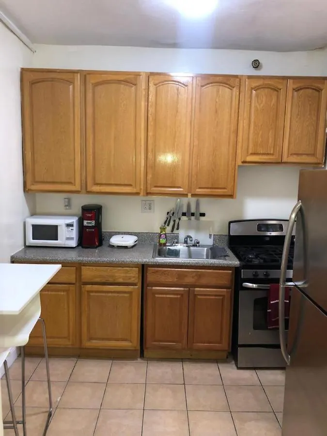 Homestay Private Room In A Shared Apartment 15 Minutes To Times Square! New York