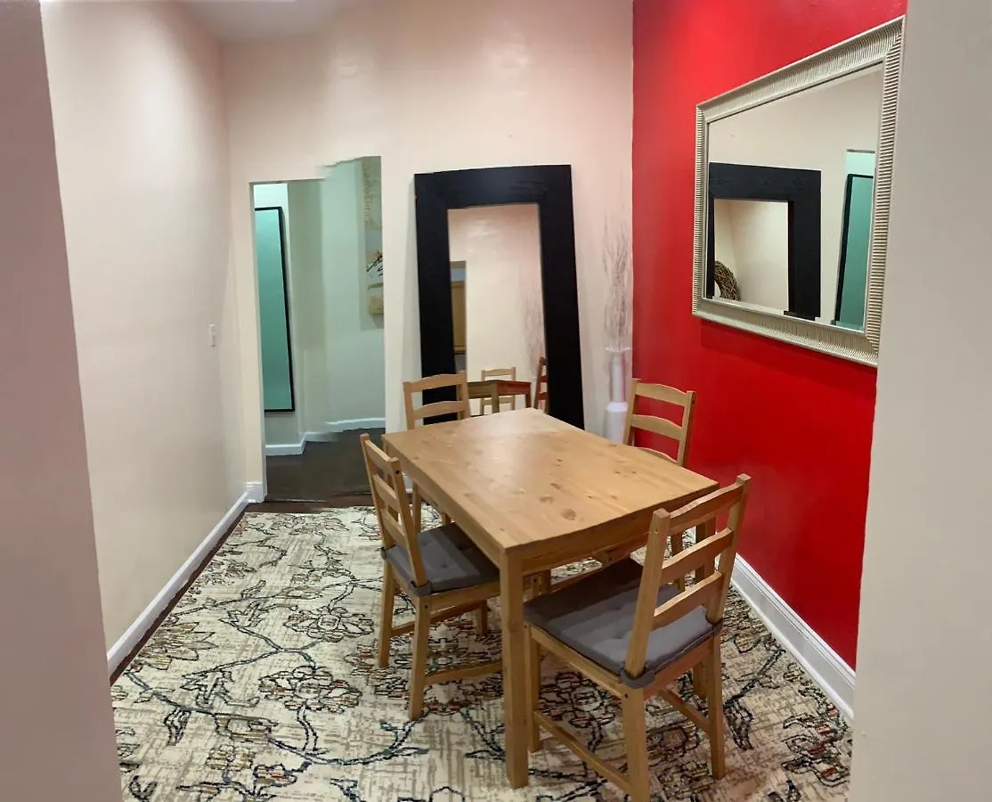 Private Room In A Shared Apartment 15 Minutes To Times Square! New York