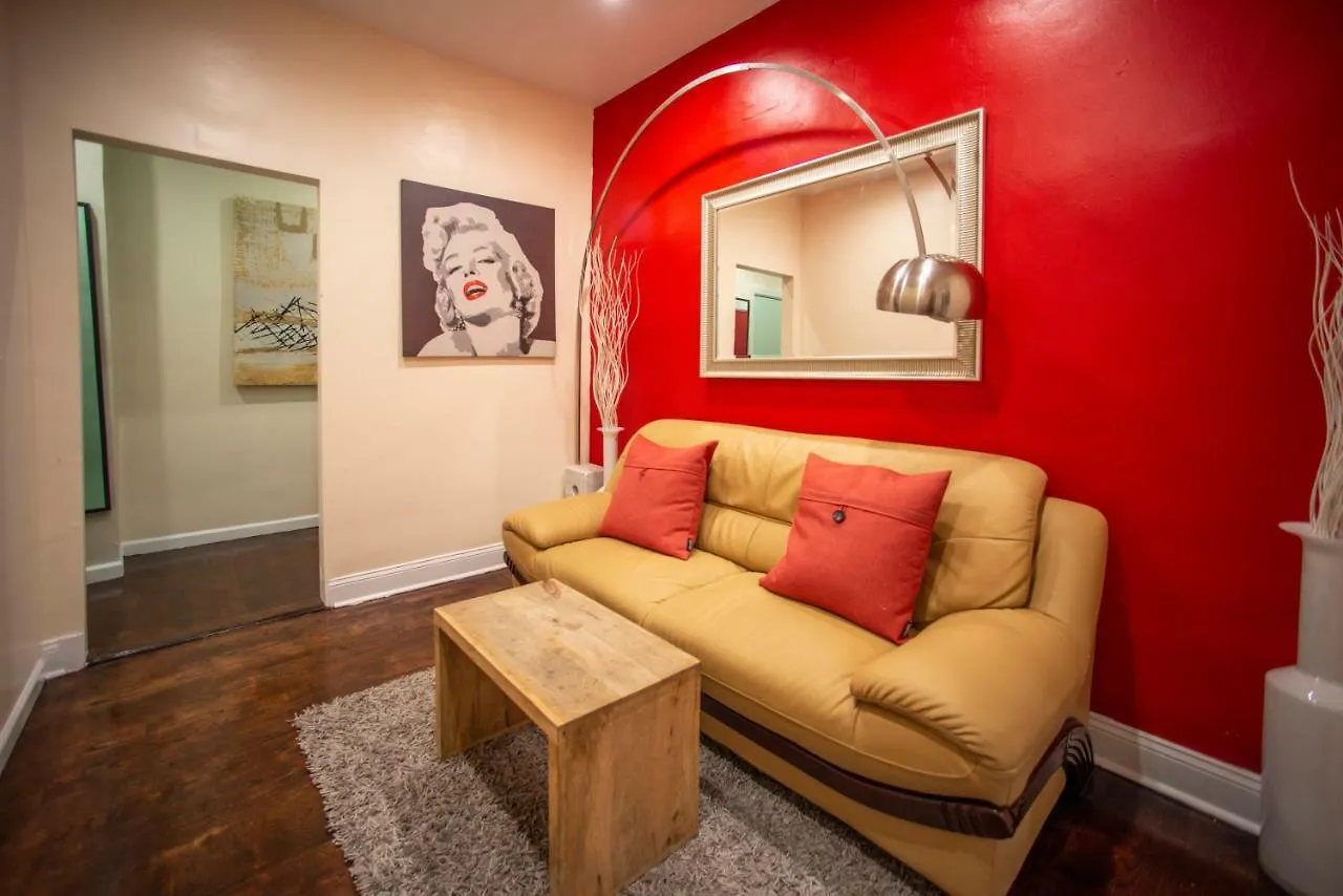 Private Room In A Shared Apartment 15 Minutes To Times Square! New York
