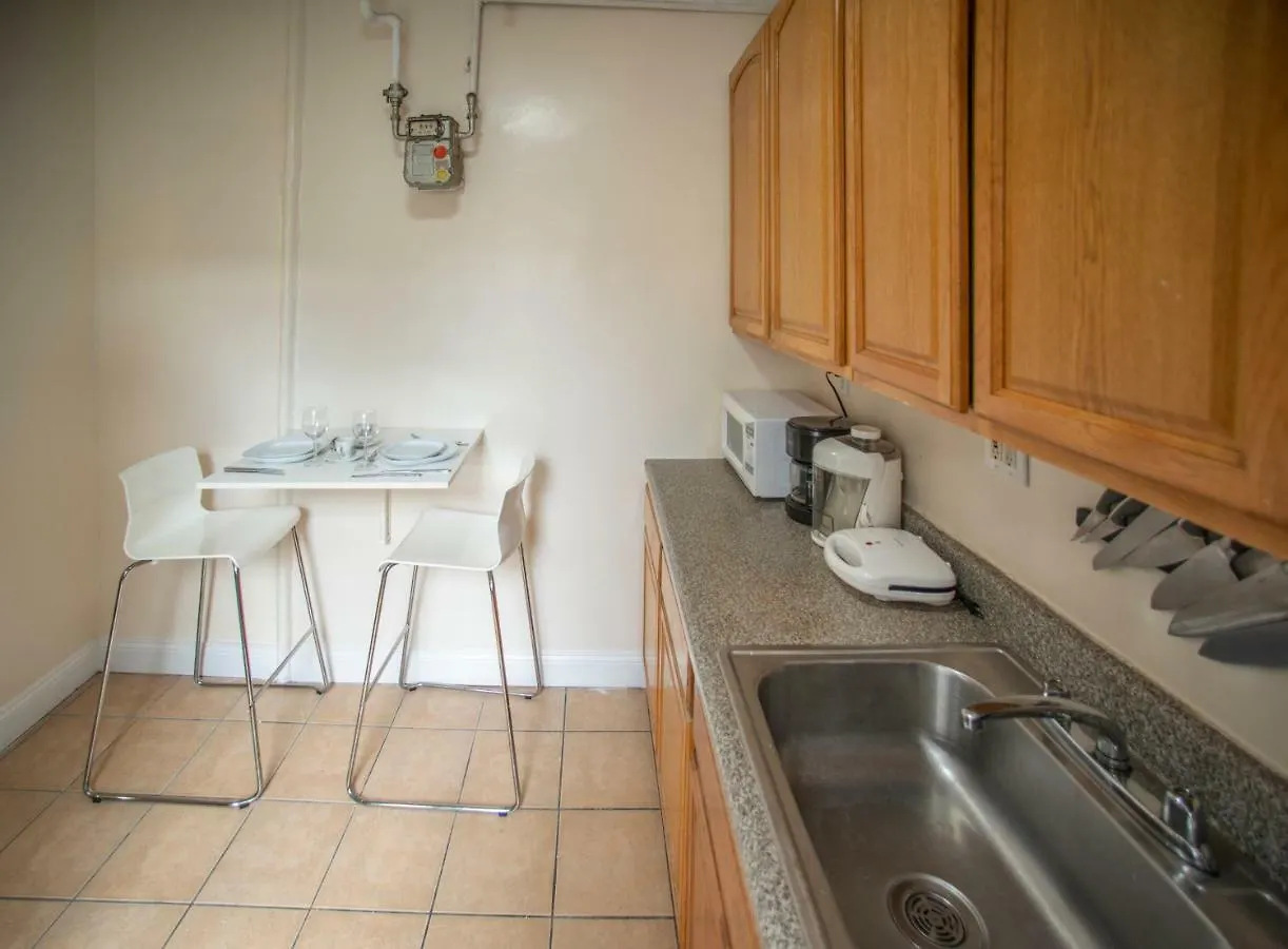 Private Room In A Shared Apartment 15 Minutes To Times Square! New York